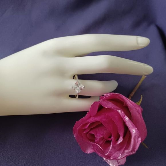 Swarovski Elements - Size 8½ - Silver tone ring as pictured - Picture 5 of 7